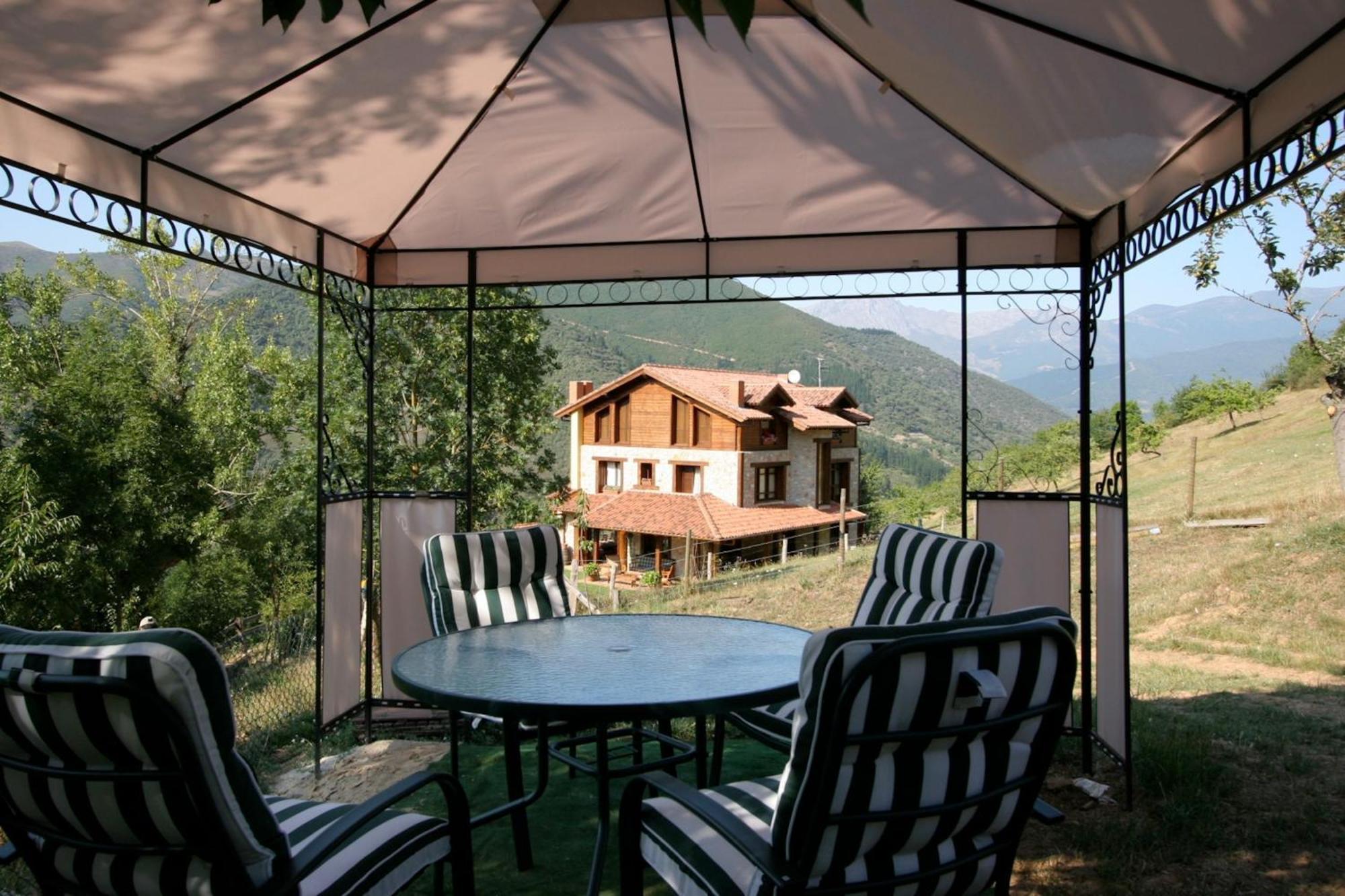 Posada El Bosque Mieses Luaran gambar